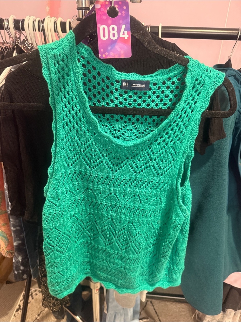 84. gap crochet top L